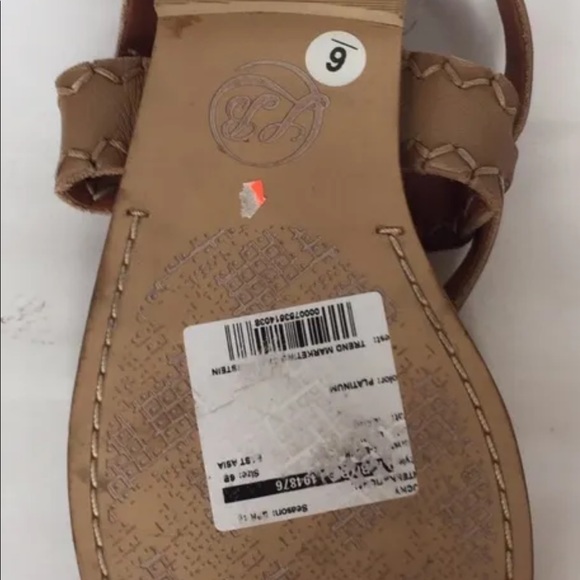 COPY - Lucky Brand Idaho Women tan  Leather Flat Strappy Sandals Sz 6 - Picture 6 of 9